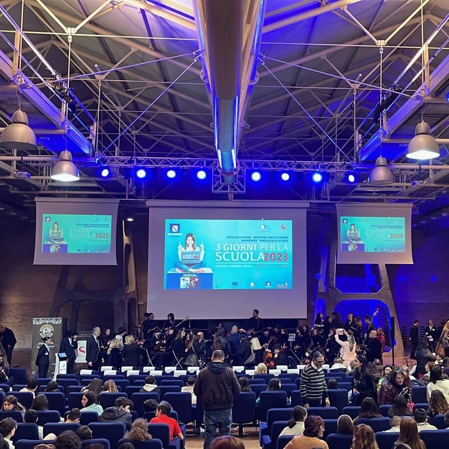 Tre giorni per la scuola a Città della Scienza Tre giorni per la scuola a Città della Scienza
